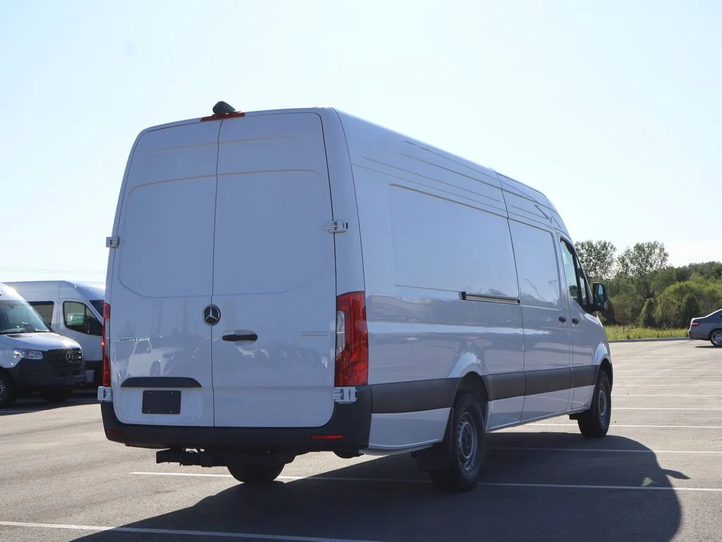 New 2026 White Mercedes-Benz Cargo 170 WB image 7