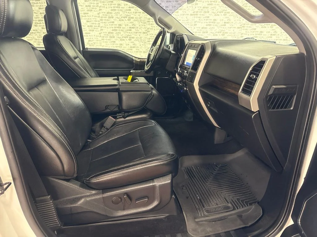 Used 2020 Oxford White Ford Lariat image 11