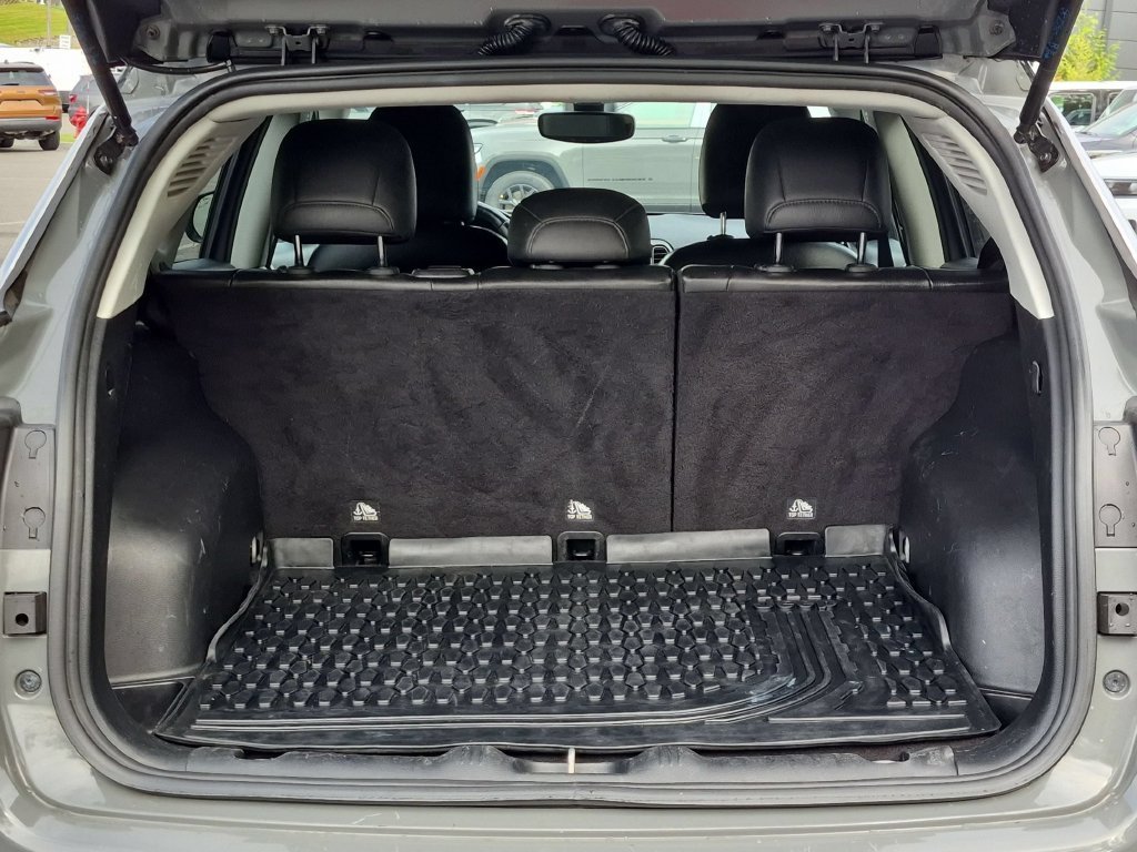 Used 2020 Gray Jeep Limited image 6