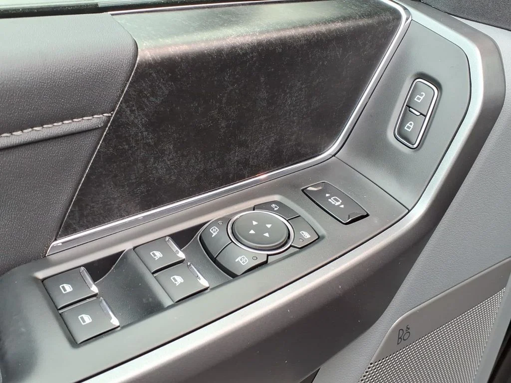 New 2026 Marsh Gray Ford XLT image 15