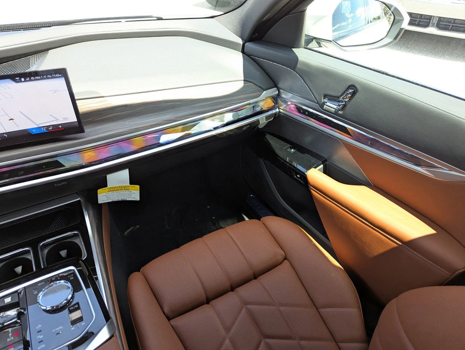 New 2026 Mineral White Metallic BMW 760i xDrive image 15