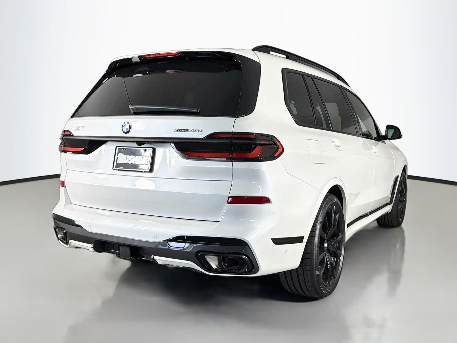 New 2027 Mineral White Metallic BMW xDrive40i image 7