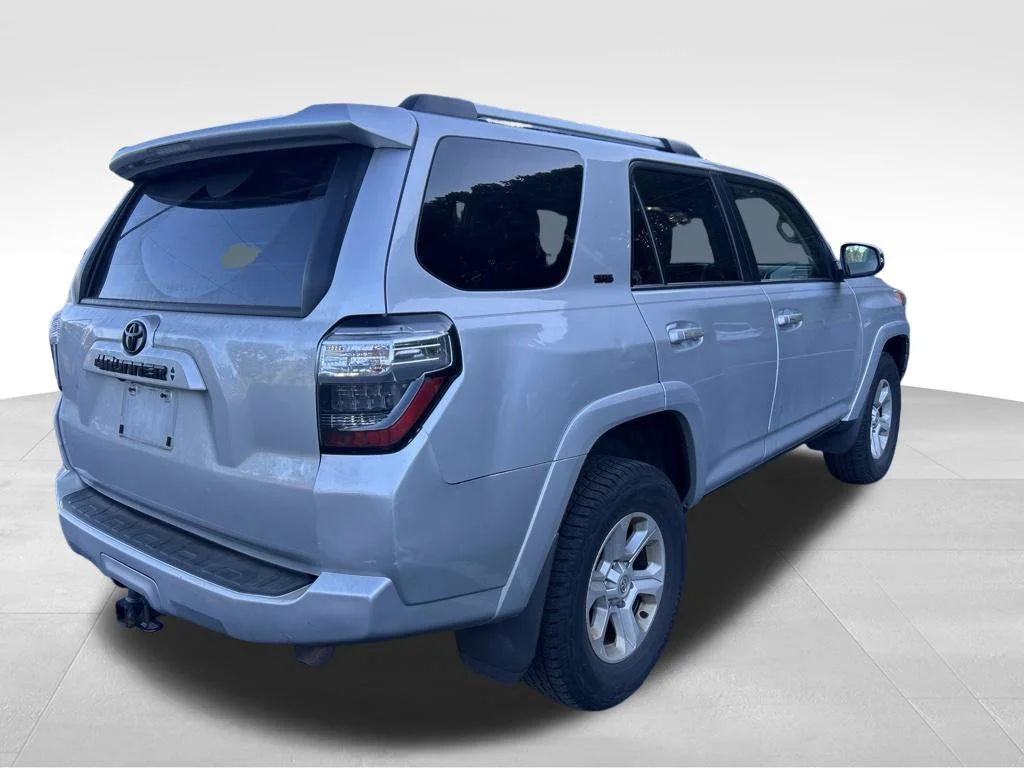 Used 2022 Silver Toyota SR5 Premium image 5