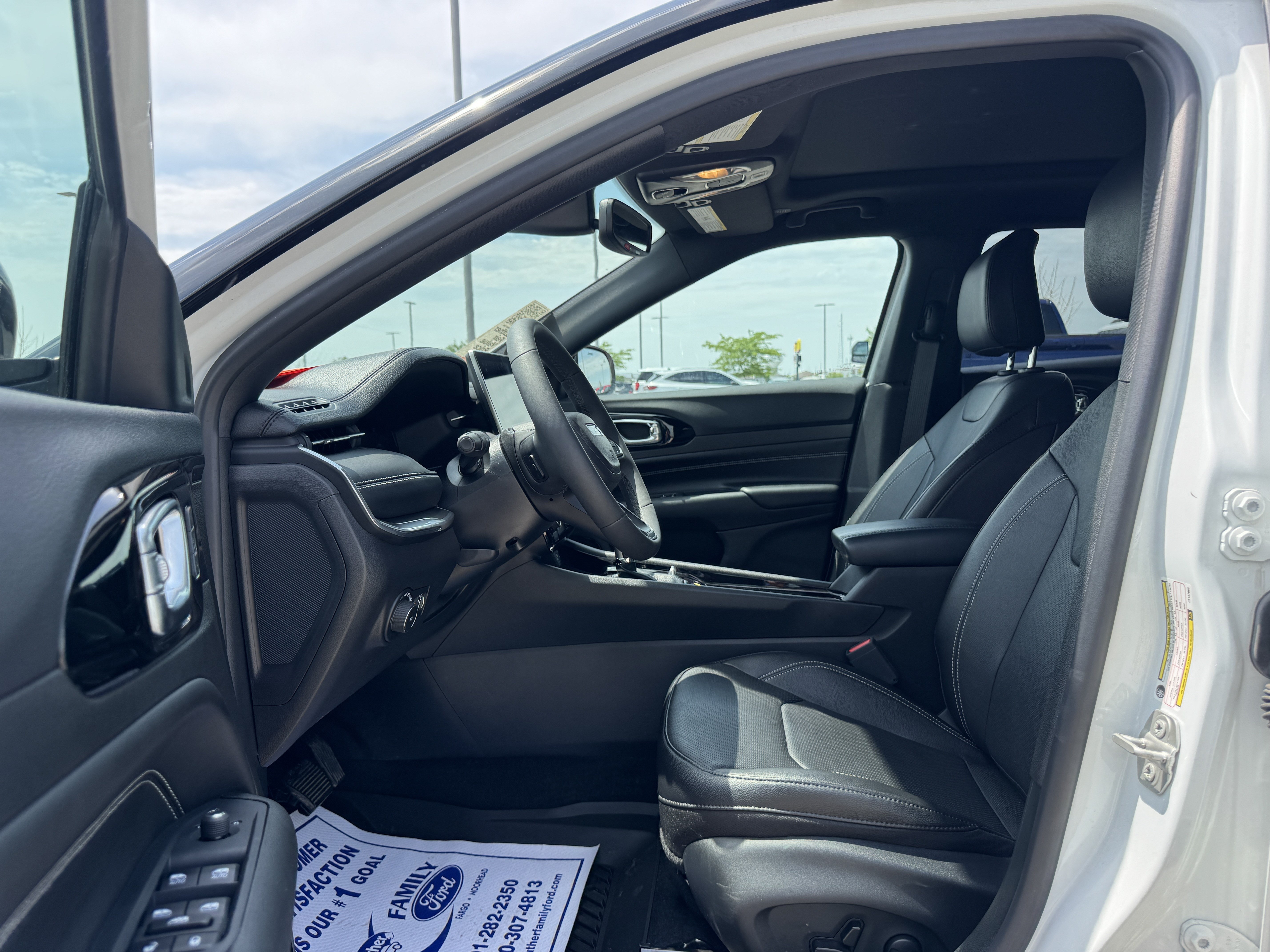 Used 2024 Bright White Clearcoat Jeep Limited image 20
