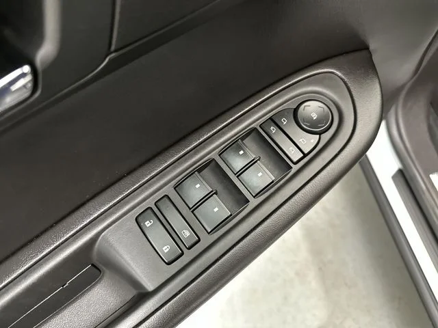 Used 2017 White GMC Limited image 18