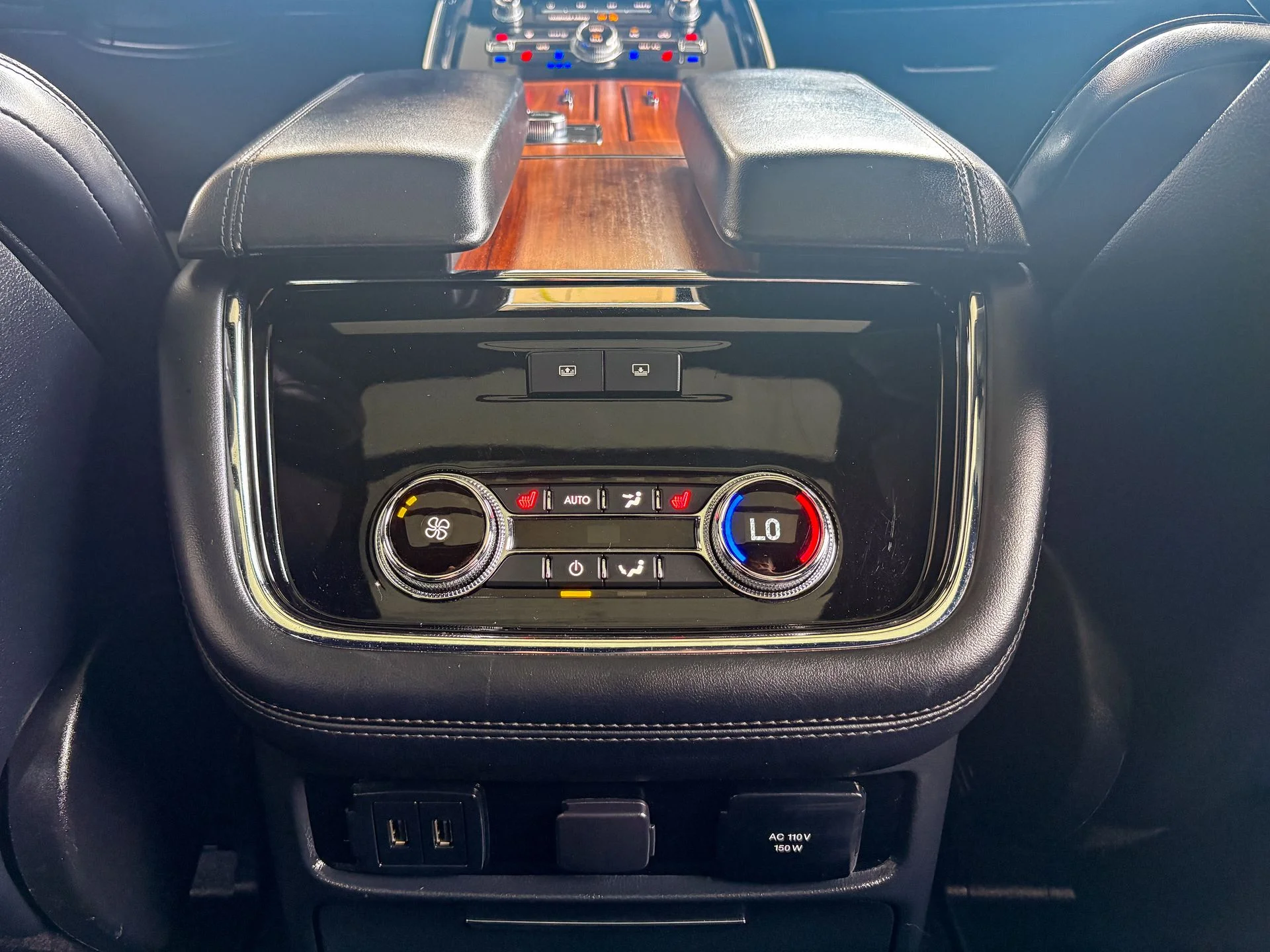 Used 2019 White Lincoln Reserve image 30