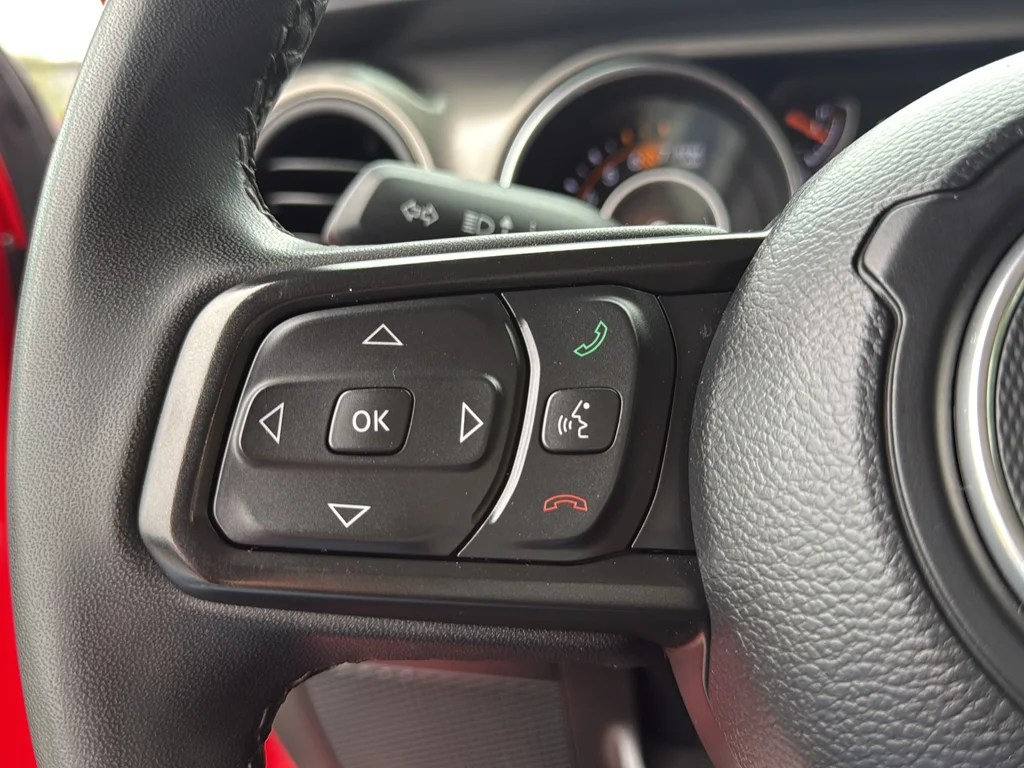 Used 2023 Red Jeep Sport S image 35