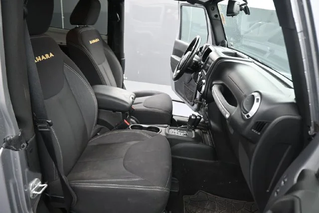 Used 2013 Silver Jeep Sahara image 14