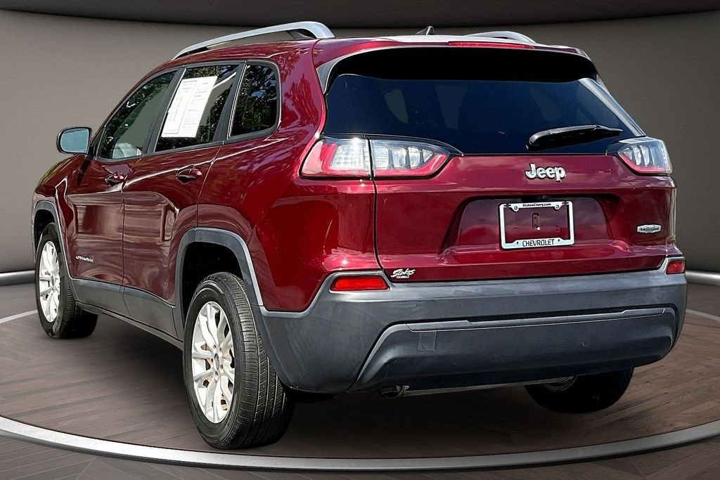 Used 2020 Red Jeep Latitude image 4