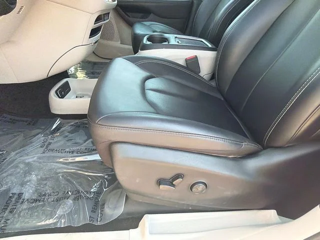 Used 2024 Diamond Black Chrysler Touring L image 25