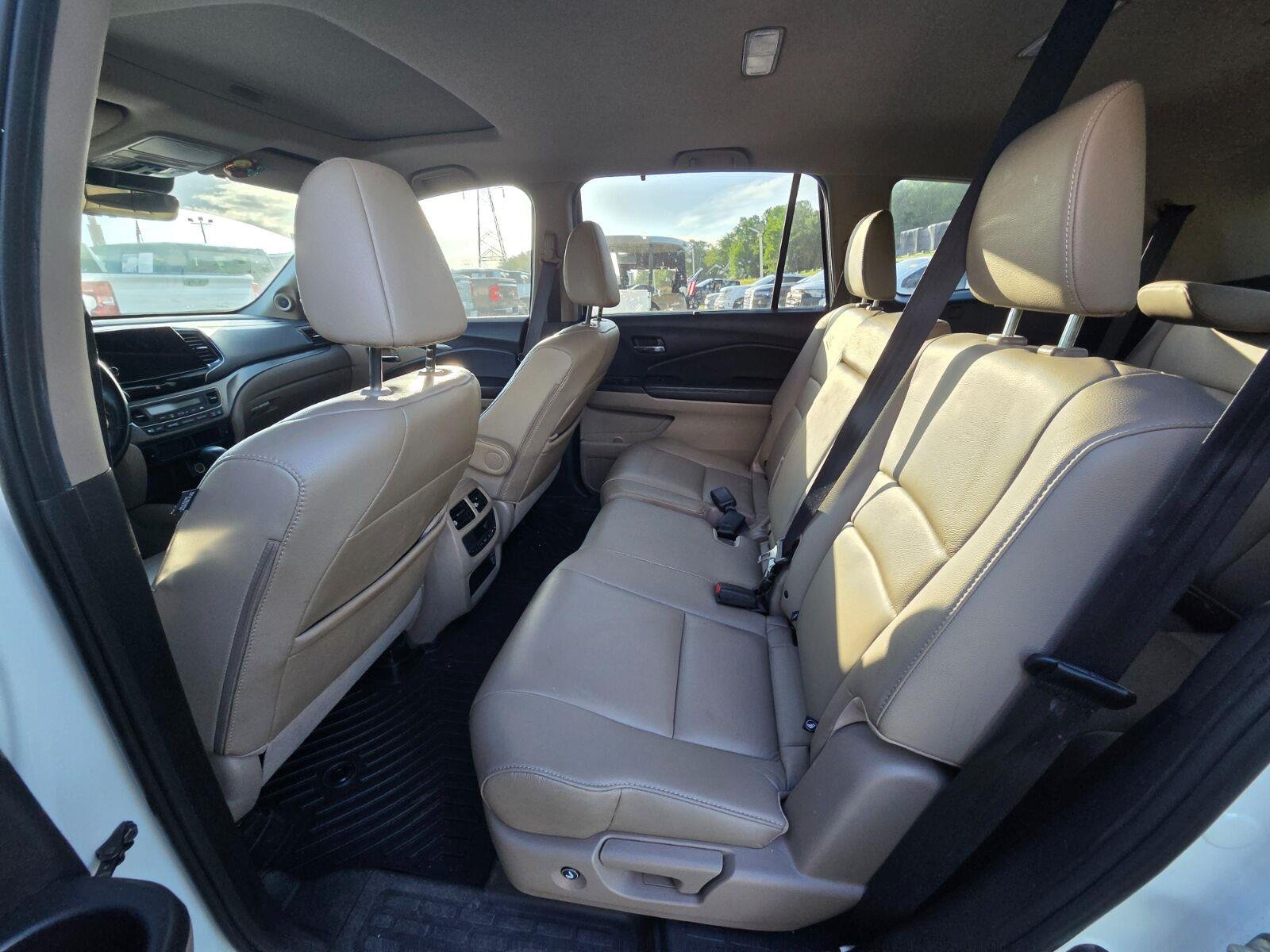 Used 2020 White Honda EX-L image 9