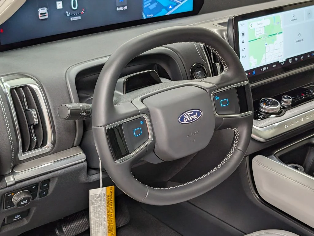 New 2027 Star White Metallic Tri-Coat Ford MAX Platinum image 10