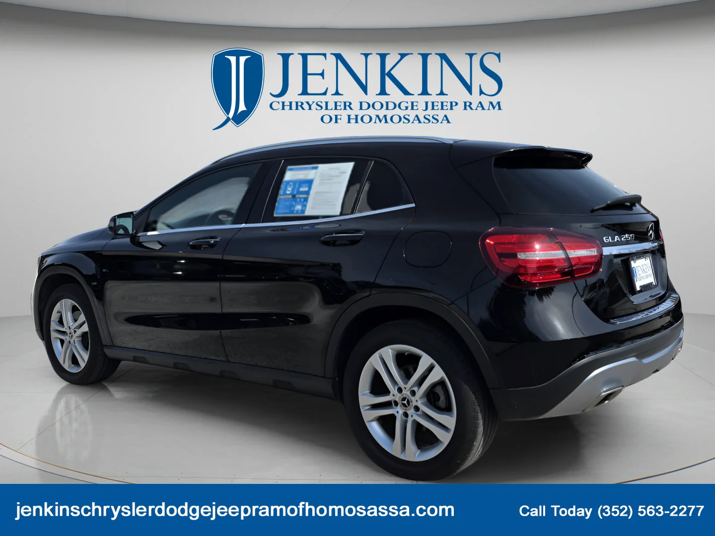 Used 2020 Cosmos Black Metallic Mercedes-Benz GLA 250 image 8