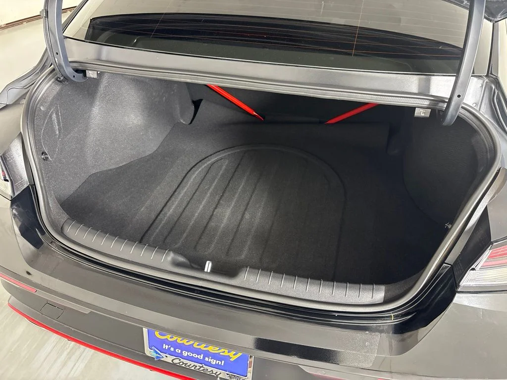 Used 2025 Black Hyundai Base image 22