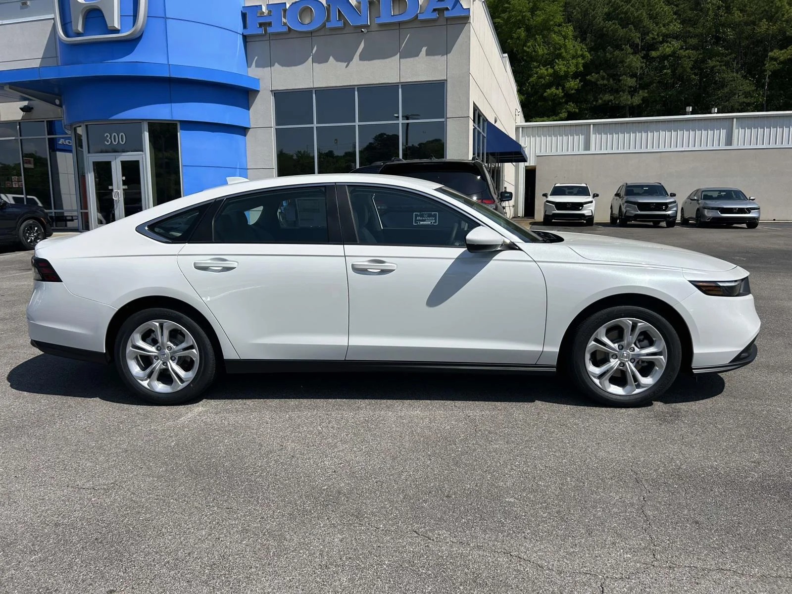 New 2026 Platinum White Pearl Honda LX CVT image 2