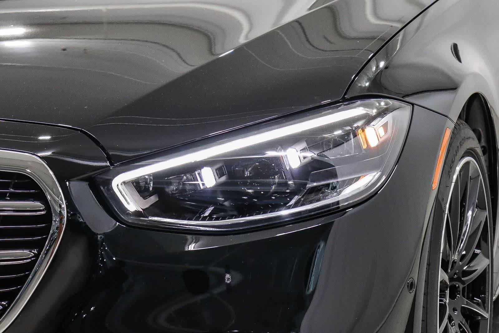 New 2026 Black Mercedes-Benz S 580e image 7