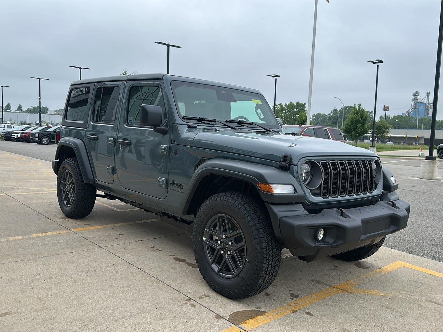 New 2026 Anvil Clear-Coat Exterior Paint Jeep Sport S image 5