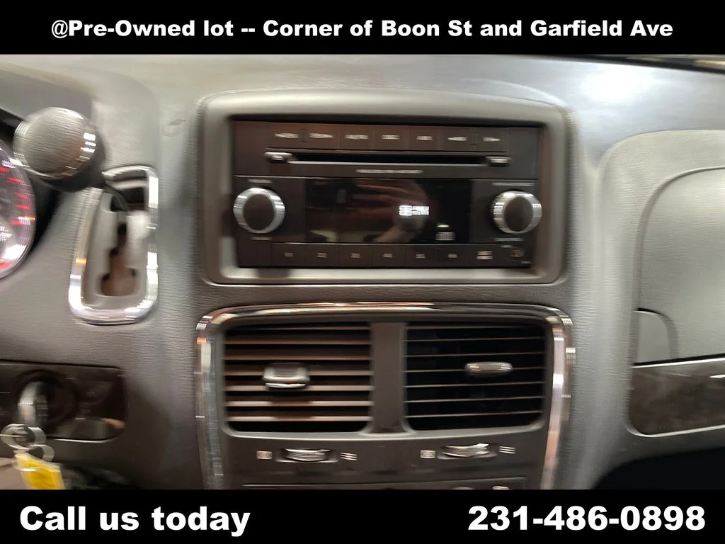 Used 2014 Red Dodge SXT image 23