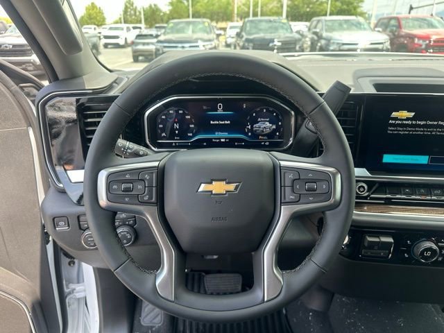 2025 Chevrolet Silverado 1500 LT - Photo 15