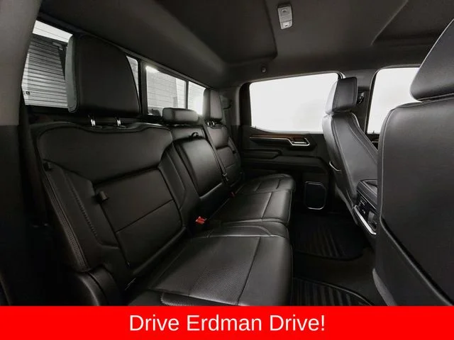 Used 2022 White GMC Denali image 26