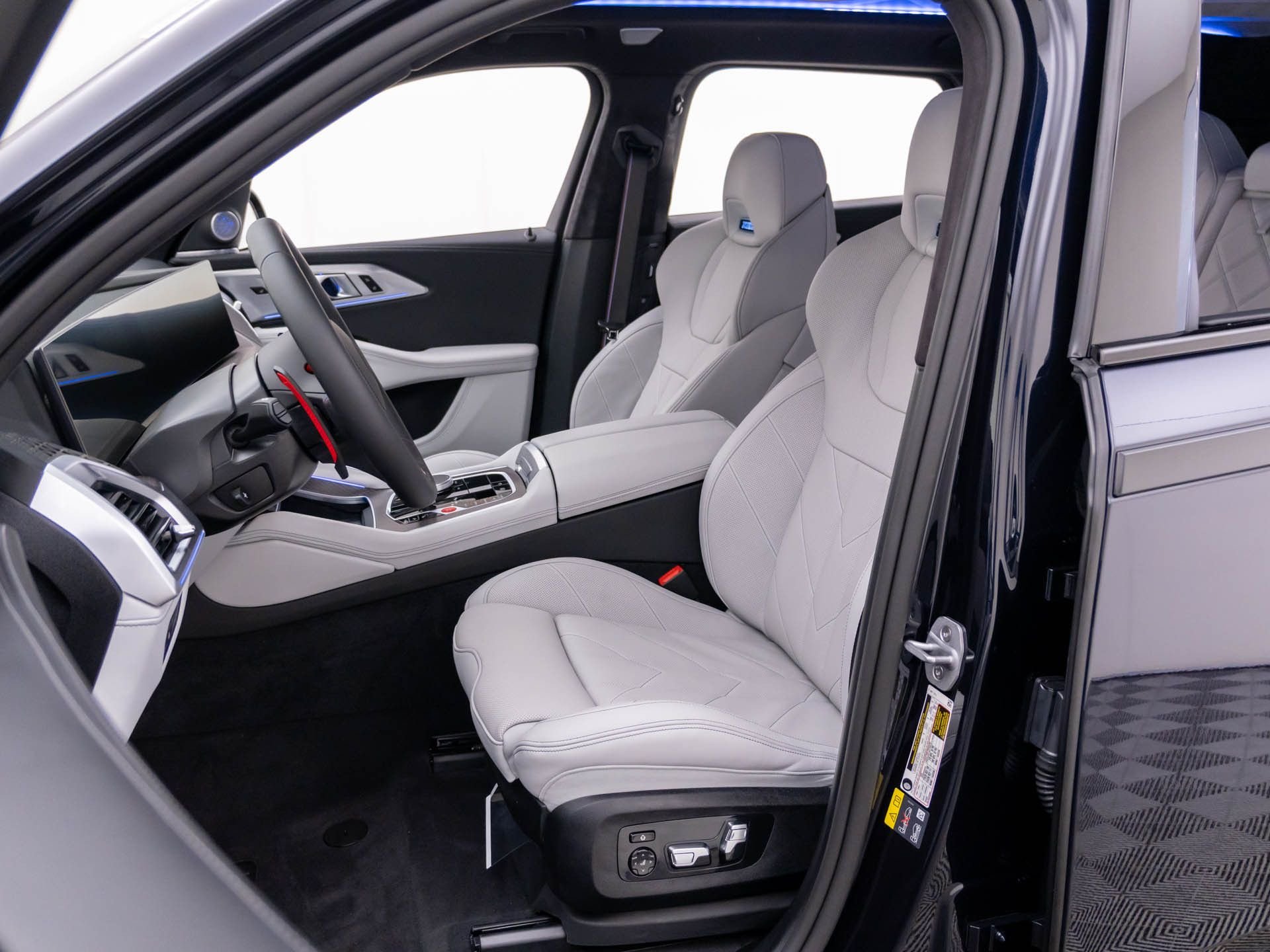 New 2026 Carbon Black Metallic BMW Label image 16