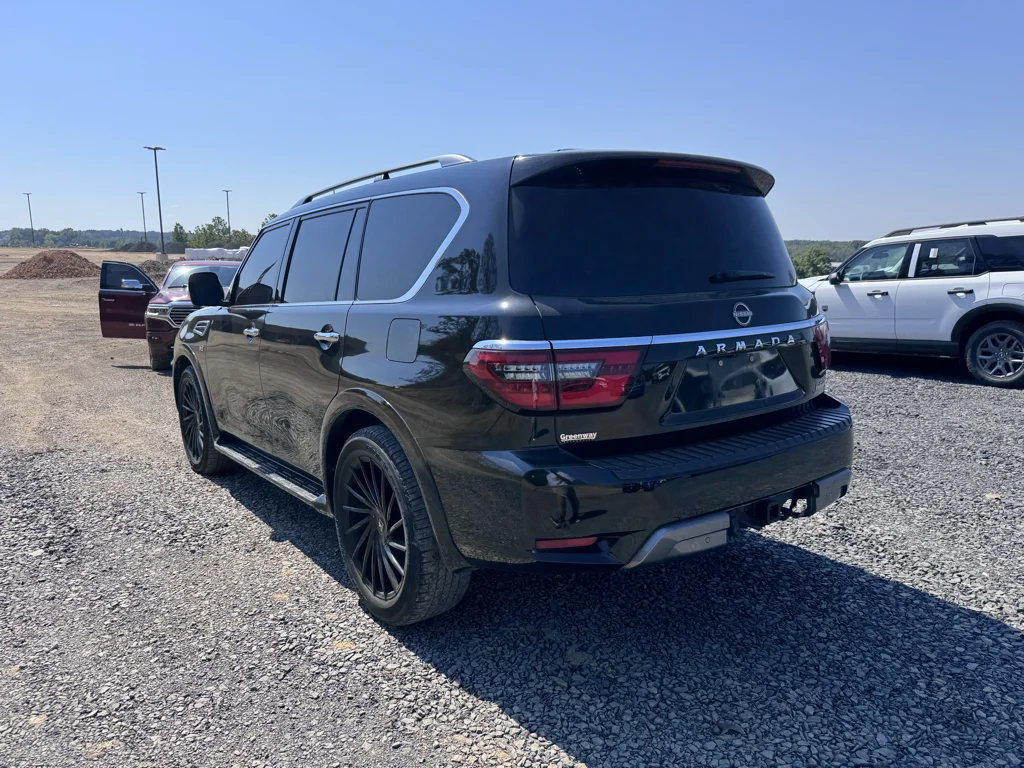 Used 2021 Super Black Nissan Platinum image 7