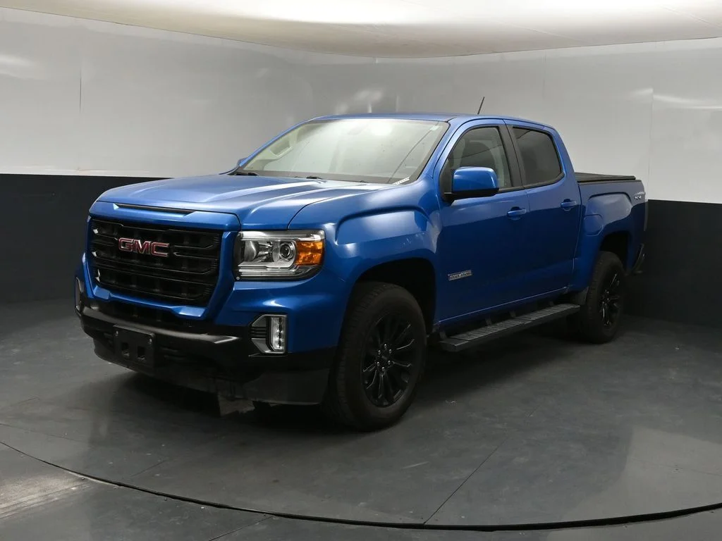 Used 2022 Blue Metallic GMC Elevation image 6