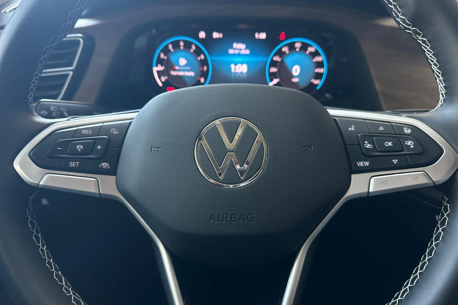 New 2026 White Volkswagen 2.0T SE image 22