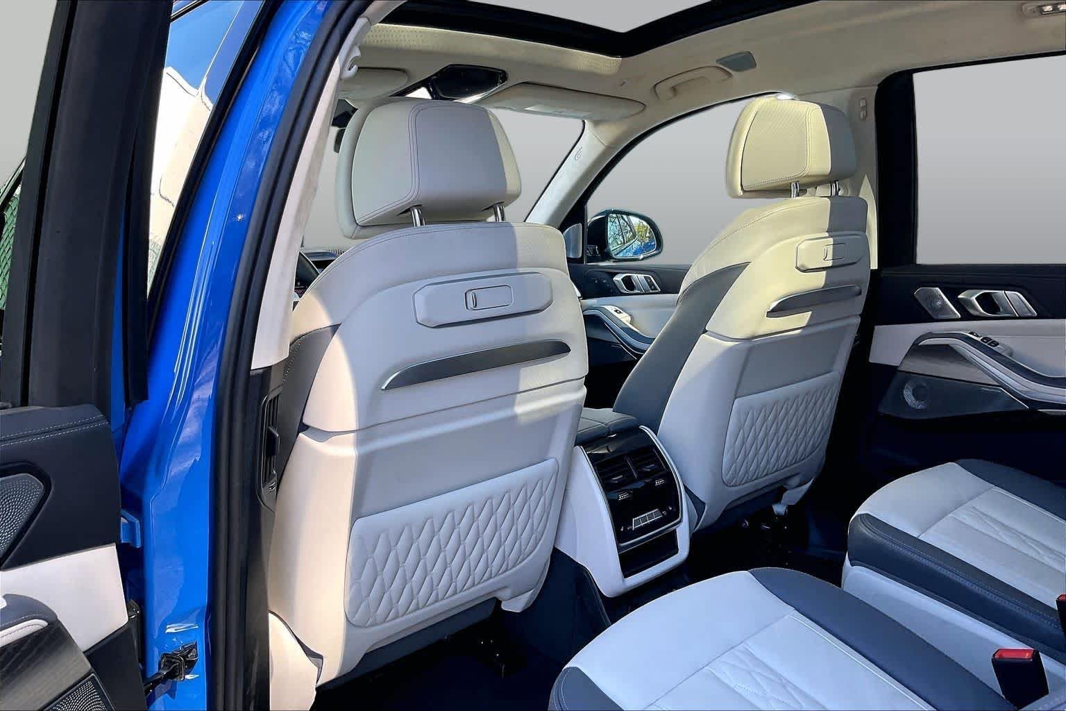 Used 2026 Santorini Blue BMW xDrive40i image 22