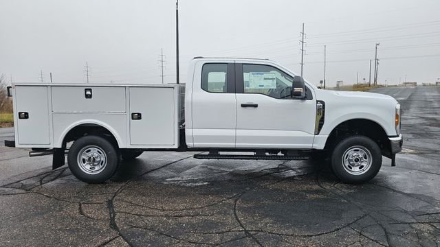 New 2026 Oxford White Ford XL image 4
