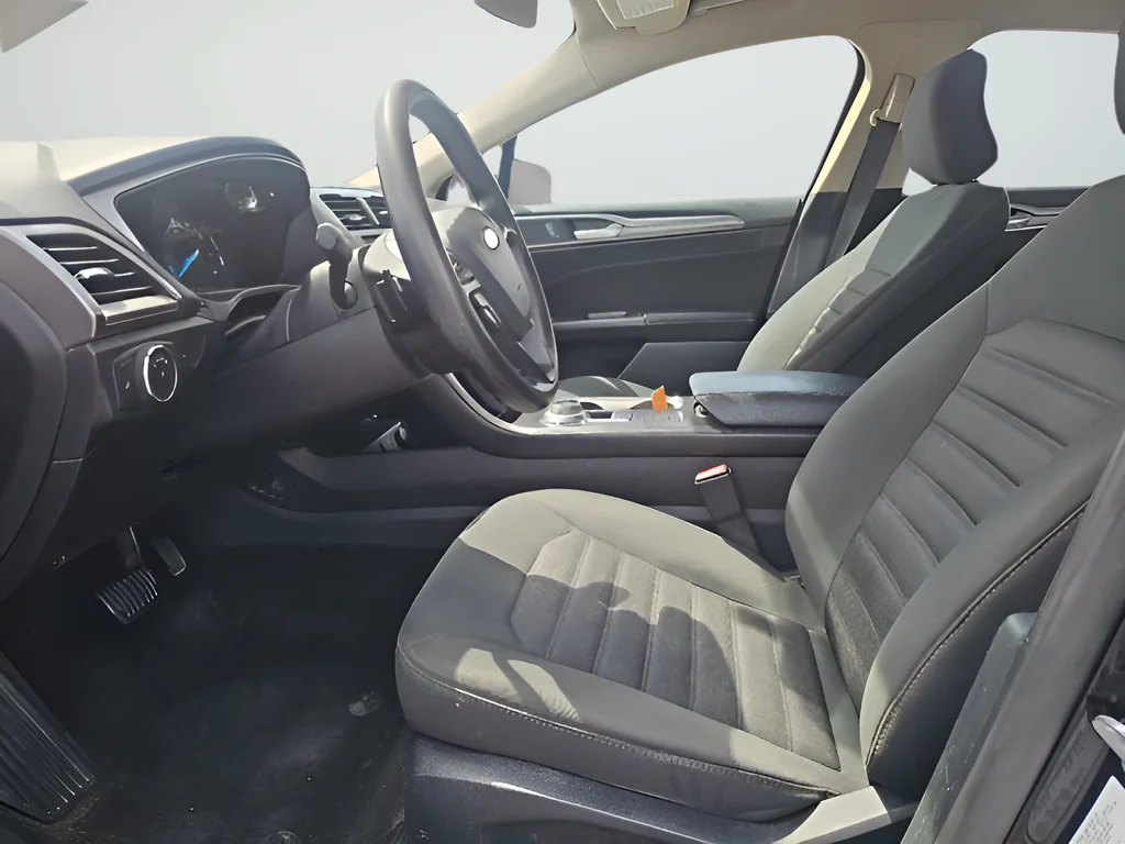 Used 2018 Black Ford SE image 9