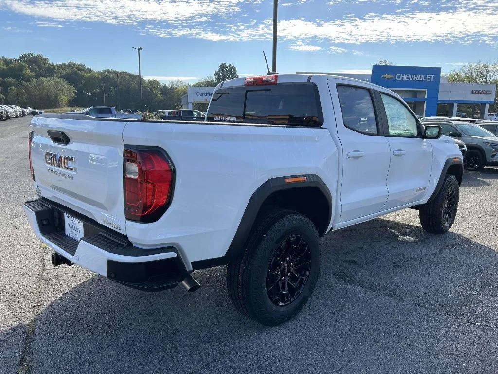 New 2026 Summit White GMC Elevation image 4