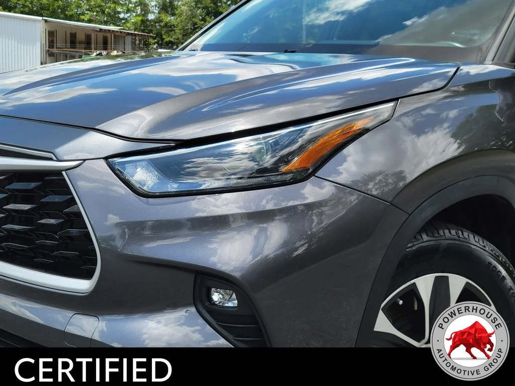 Used 2022 Gray Toyota XLE image 11