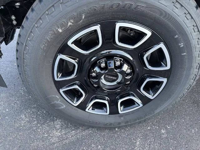 New 2026 Star White Metallic Tri-Coat Ford F-250® Platinum® image 41