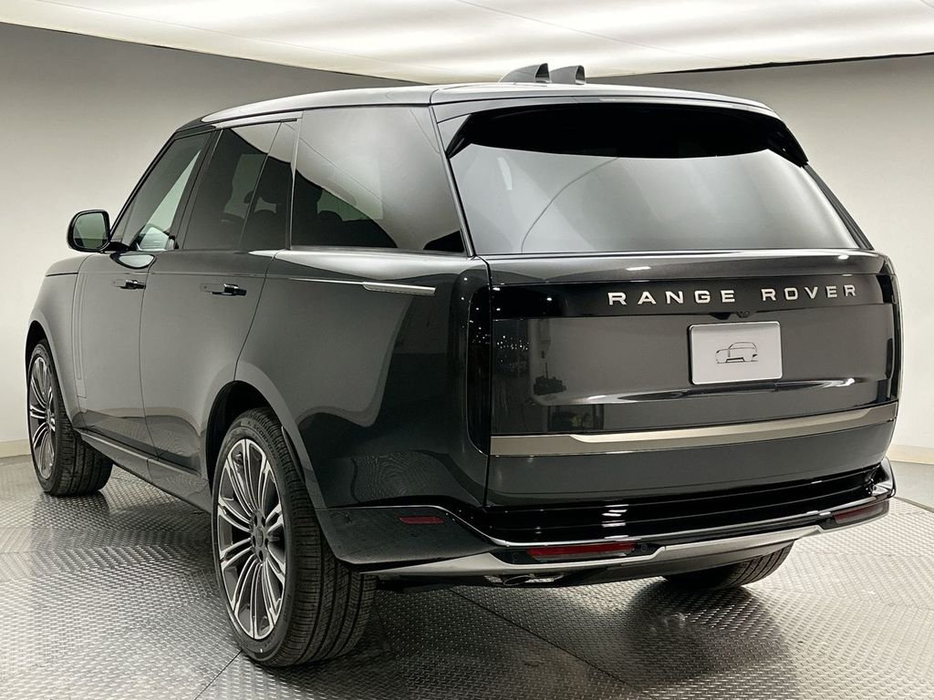 New 2026 Carpathian Gray Premium Metallic Land Rover SE image 11