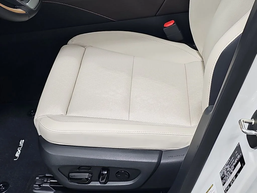 New 2026  Lexus 450h+ Luxury image 27