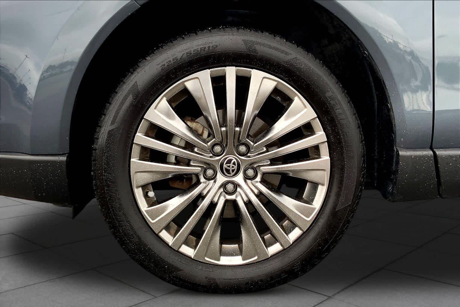 Used 2021 Coastal Gray Metallic Toyota Limited image 11