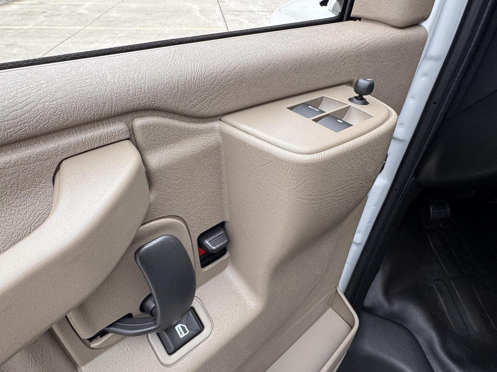 2026 Chevrolet Express Cargo Work Van - Photo 7