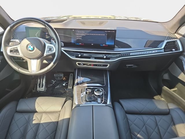Used 2023 Black BMW xDrive40i image 10