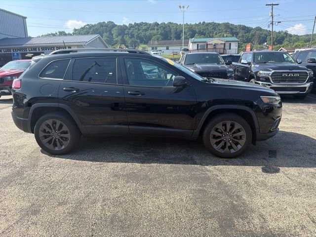 Used 2021 Black Jeep Latitude Lux image 6
