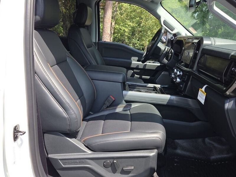 New 2026 Star White Metallic Tri-Coat Ford F-250® Lariat® image 17