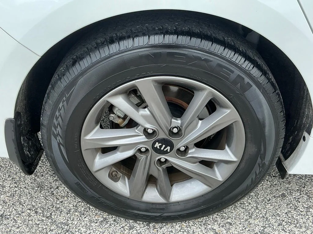 Used 2020 White Kia LX image 14