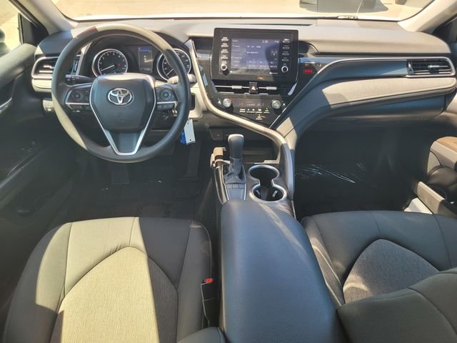 Used 2022 White Toyota LE image 16