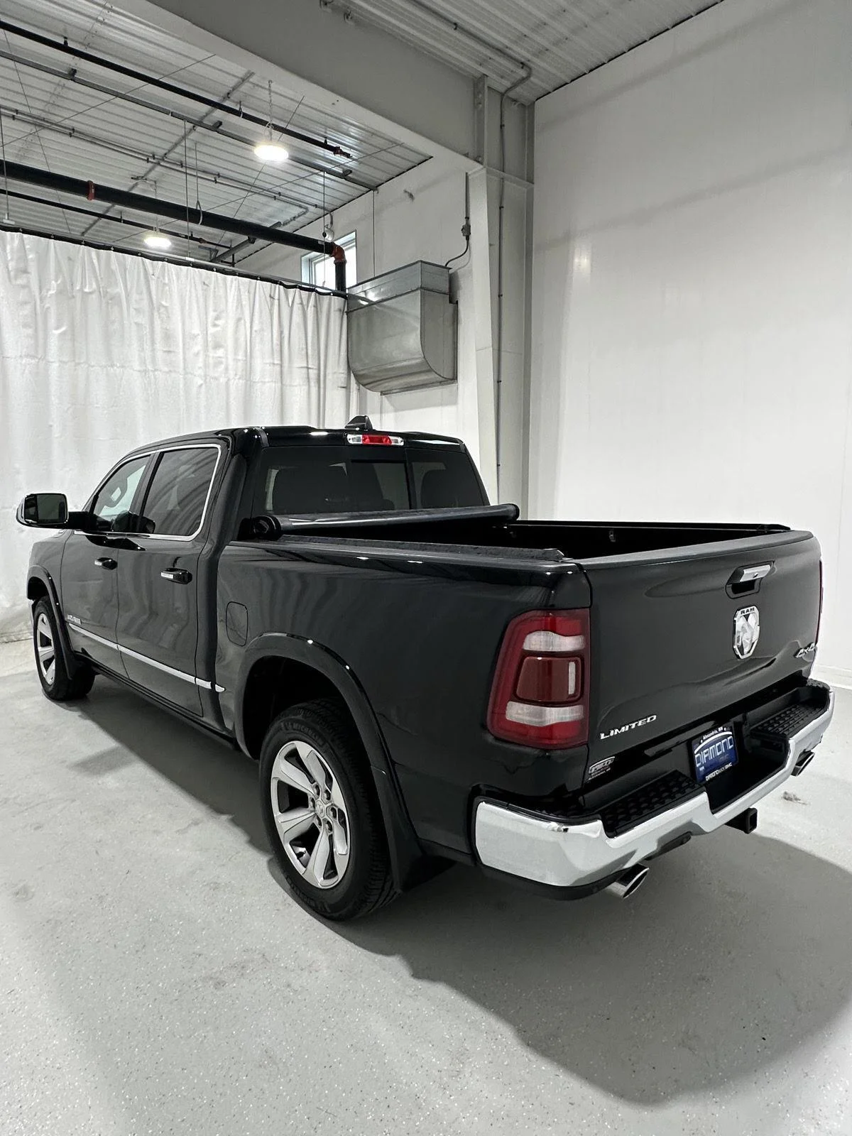 Used 2022 RAM Ram 1500 Pickup Limited with VIN 1C6SRFHT3NN301864 for sale in Alexandria, Minnesota