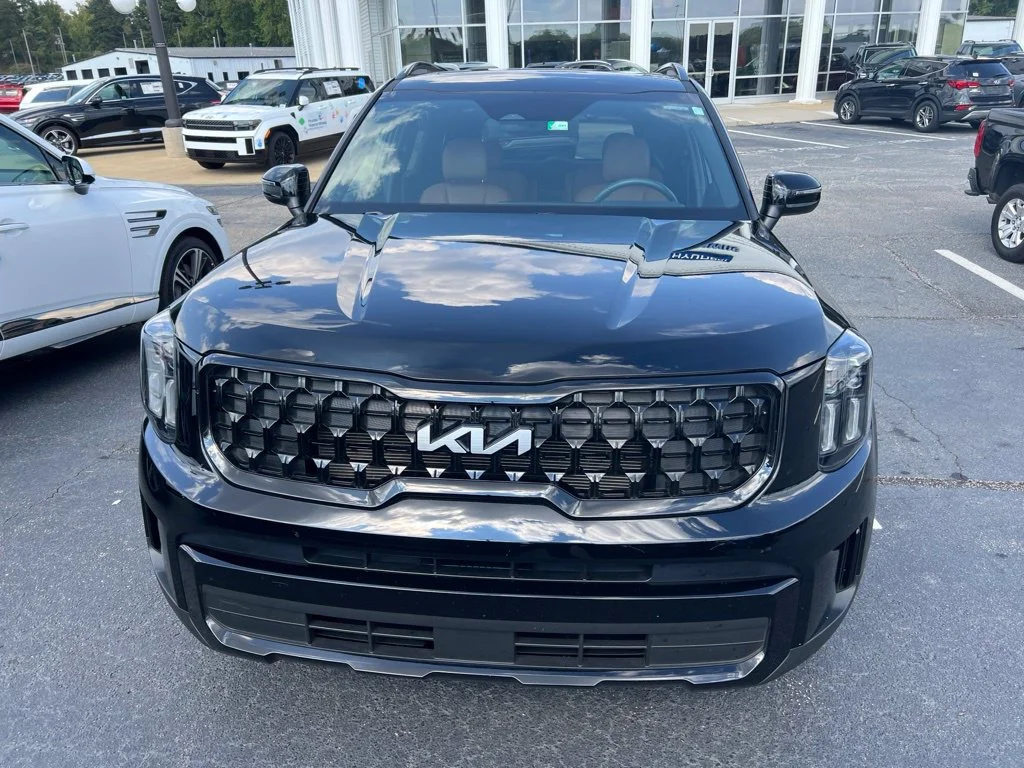 Used 2024 Black Kia EX X-Line image 1
