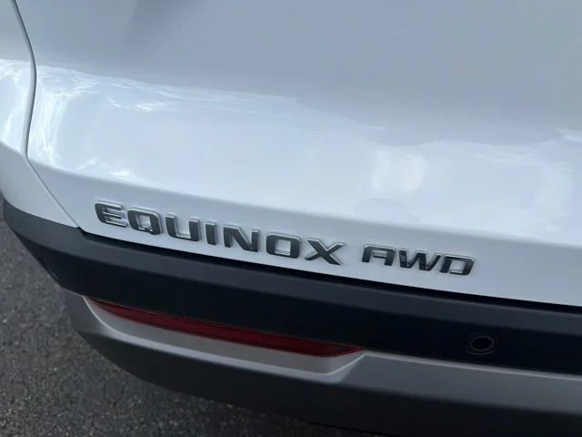 2027 Chevrolet Equinox LT - Photo 17