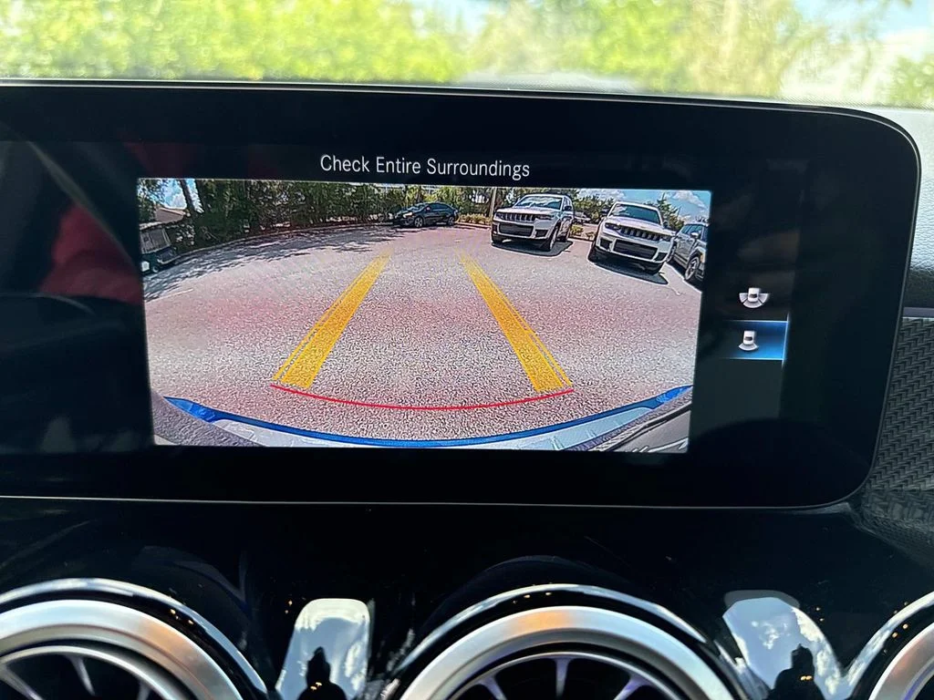 Used 2022  Mercedes-Benz GLB 35 AMG® image 29