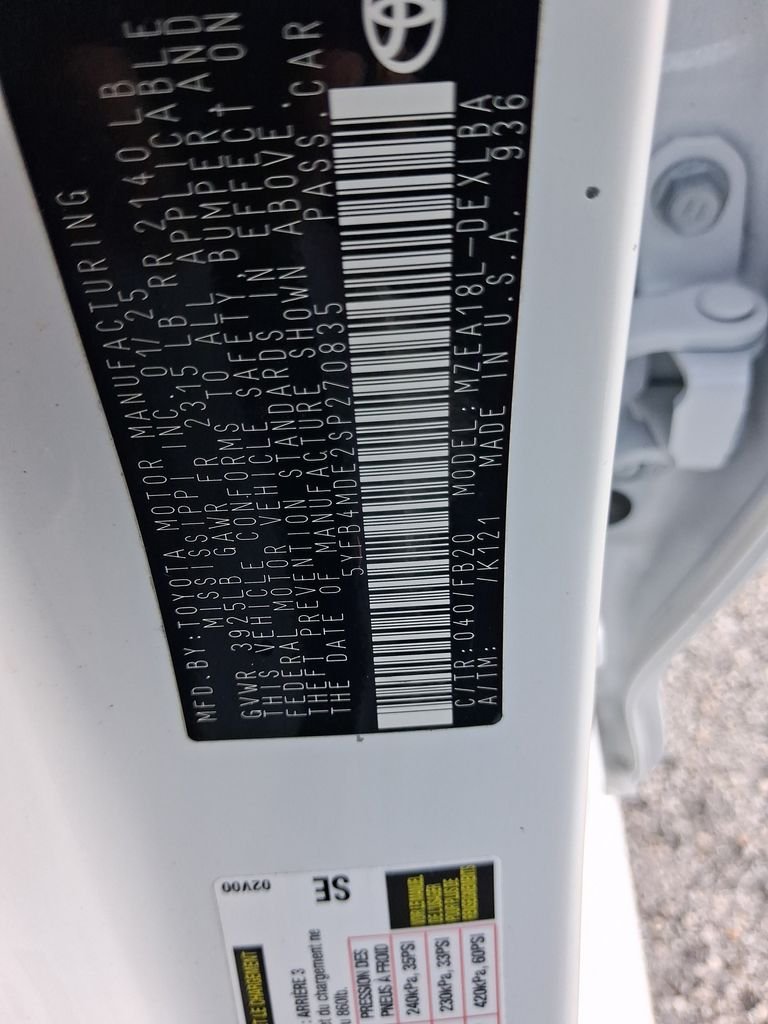 Used 2025 White Toyota LE image 27