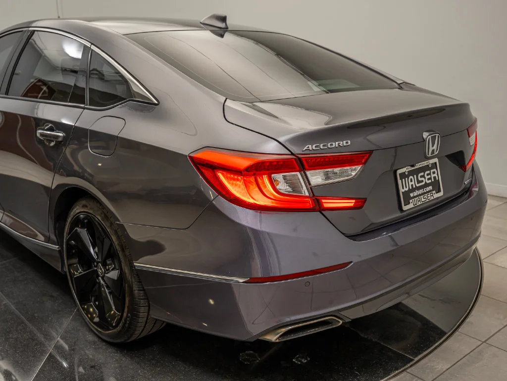 Used 2018 Gray Honda Touring image 18