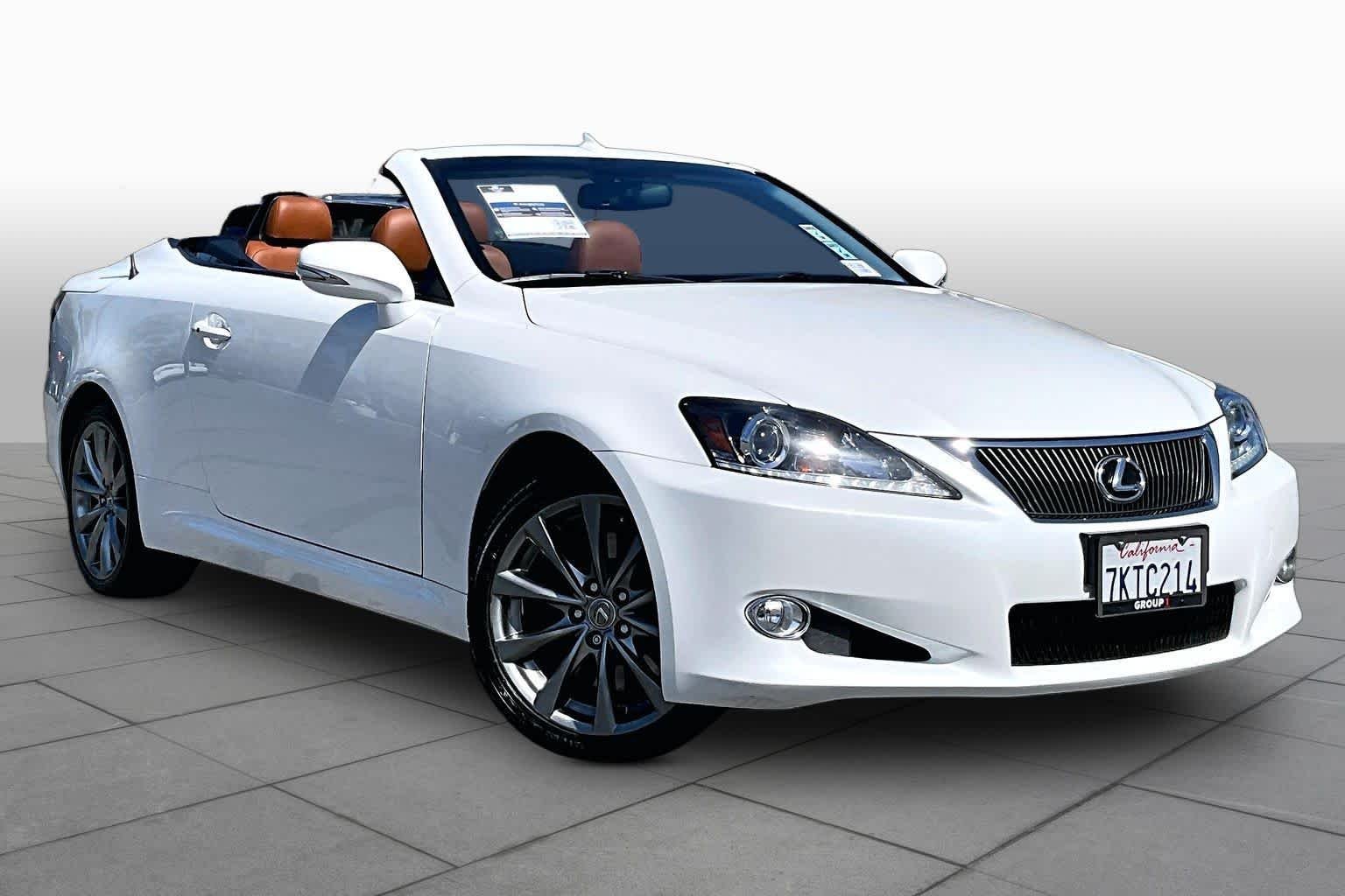 Used 2015 Starfire Pearl Lexus  image 2